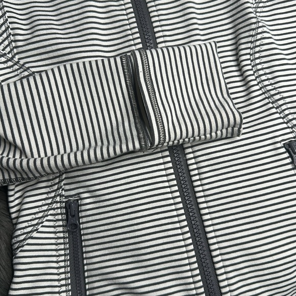 🍋Lululemon 🍋 DEFINE JACKET - Picture 2 of 5